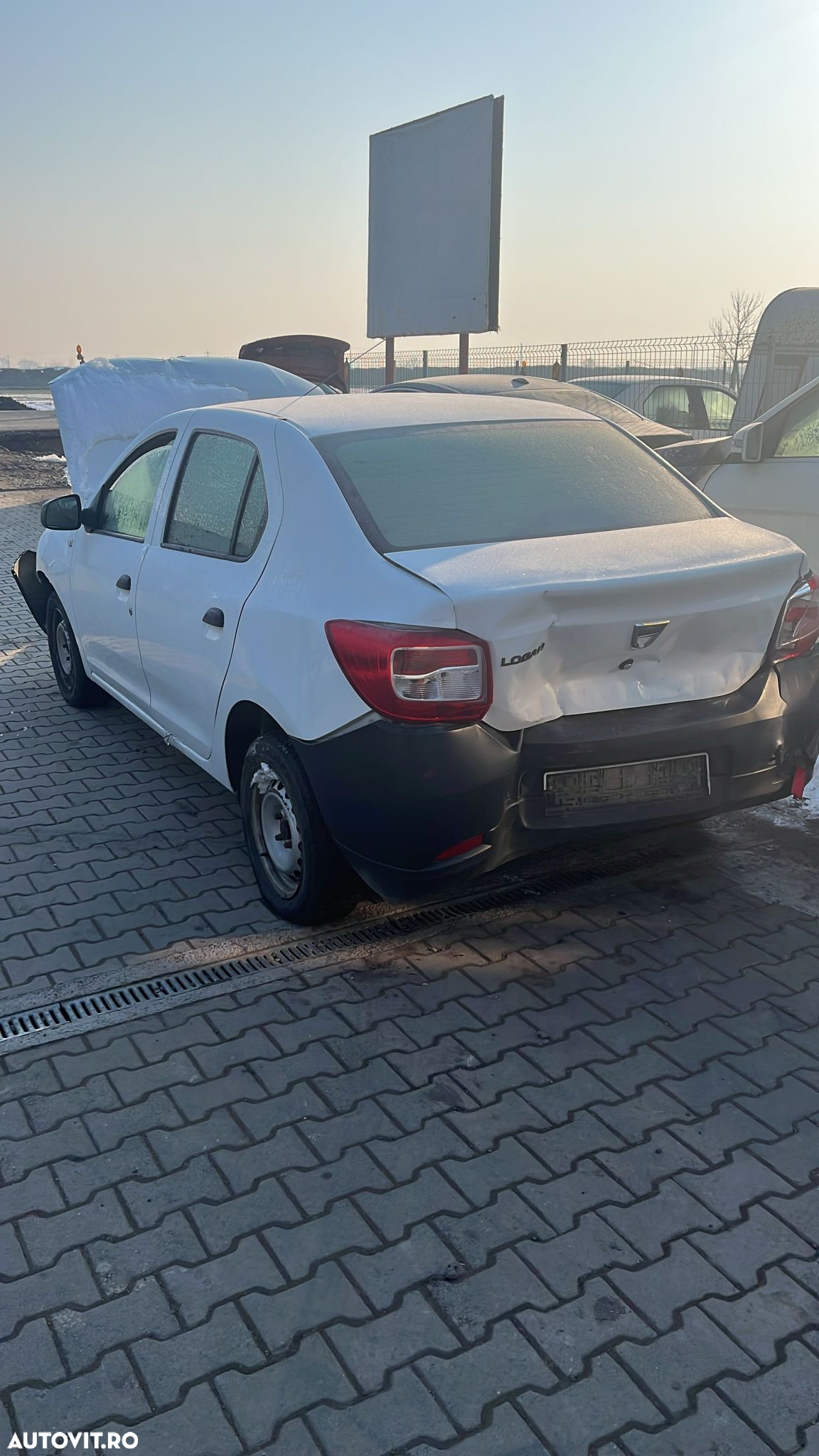 Dezmembram Dacia Logan 1.2 benzina din 2014 - 2