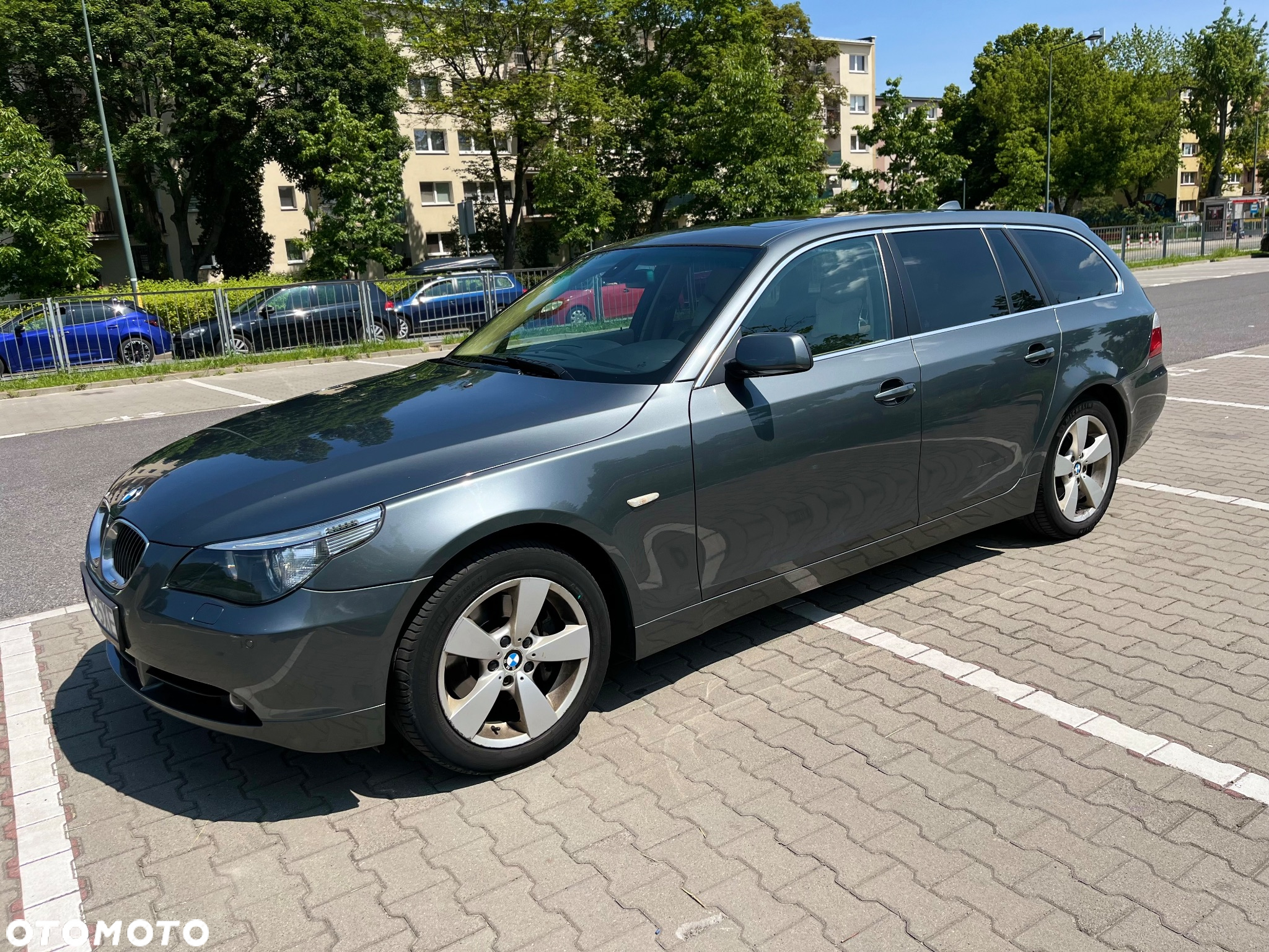 BMW Seria 5 525xi Touring - 4