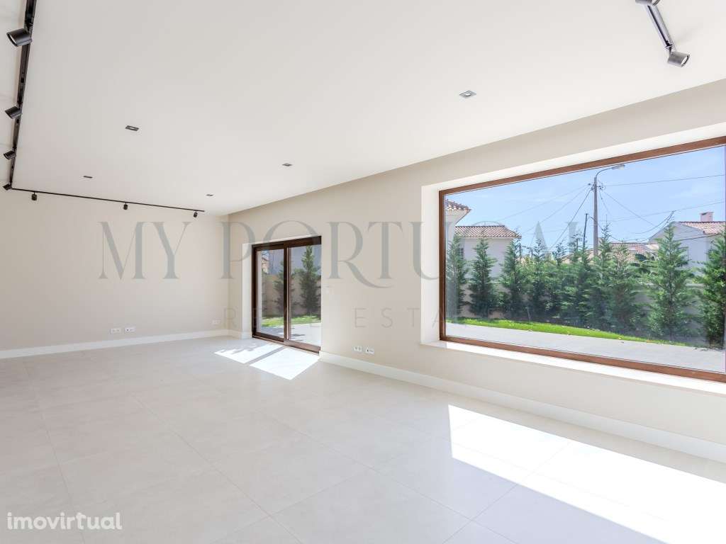 Magnífica Moradia Renovada com Requinte na Galiza, Estoril - Grande imagem: 3/47