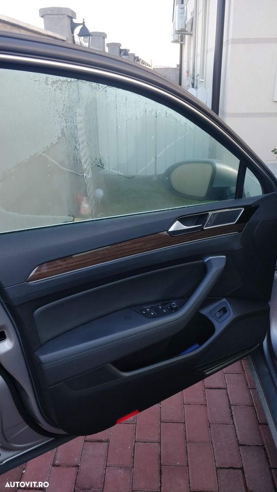 Volkswagen Passat 2.0 TDI SCR 4Mot DSG Highline - 2