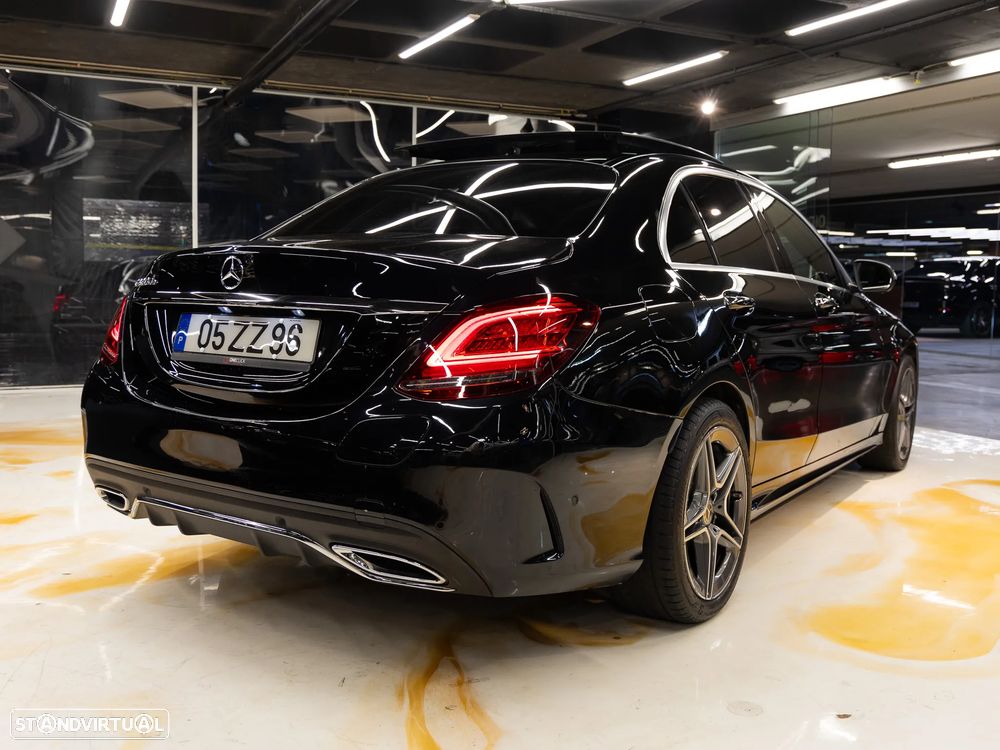Mercedes-Benz C 300 de AMG Line - 12