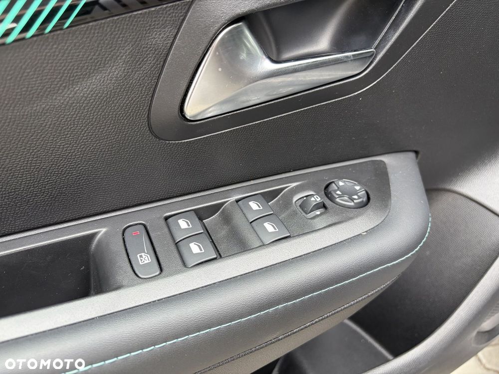 Peugeot 208 1.2 PureTech Allure Pack S&S - 11