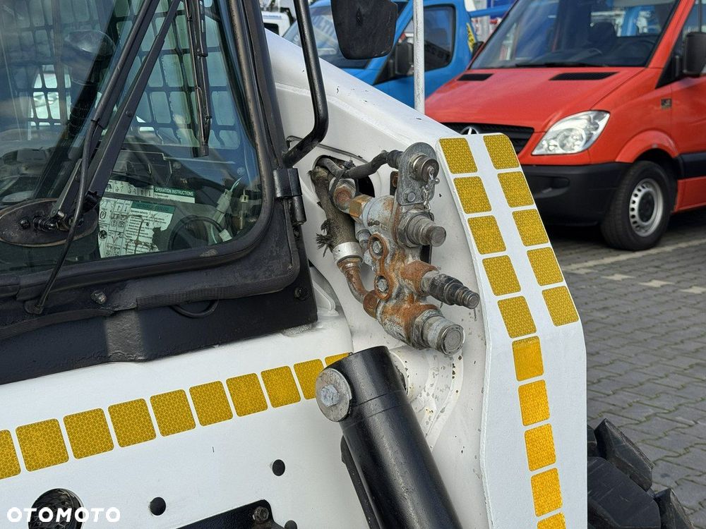 Bobcat S300 Joystick Mini Ładowarka Waga 3692kg - 10