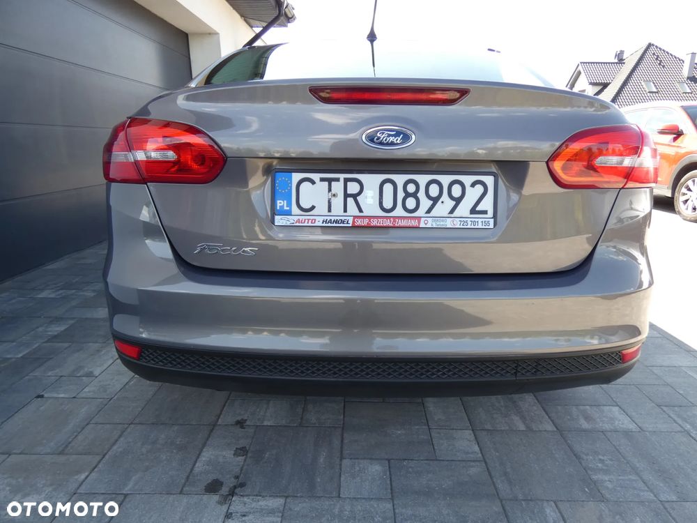 Ford Focus 1.6 Trend - 12