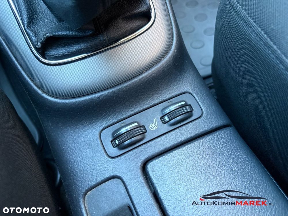 Toyota Avensis - 18