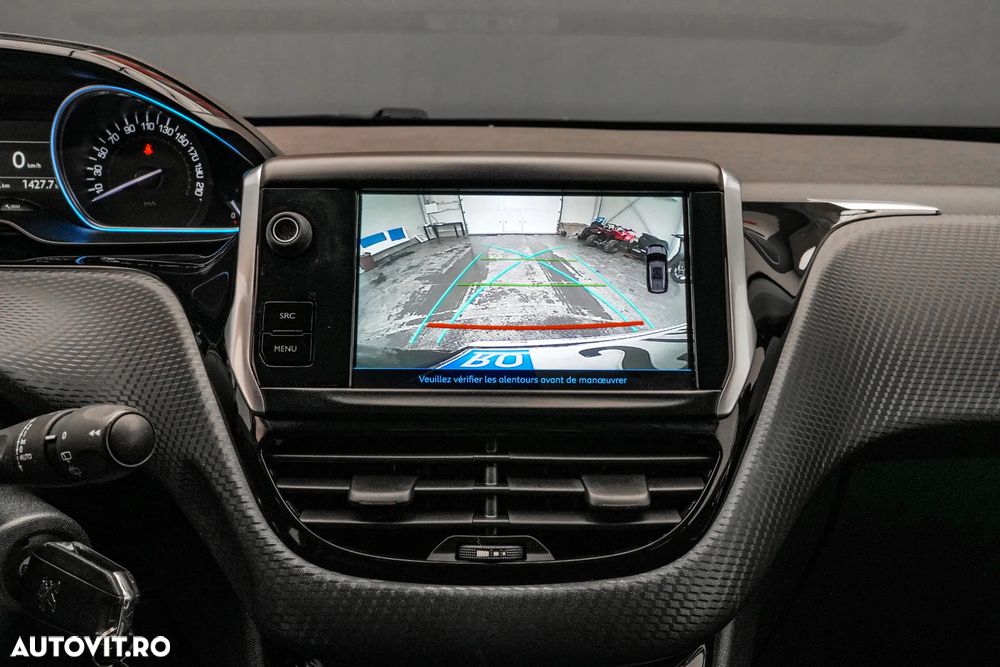 Peugeot 2008 1.2 PureTech Turbo Allure - 18