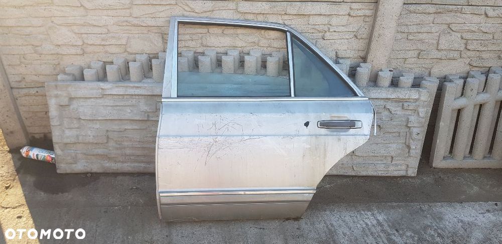 MERCEDES W126 DRZWI LEWY TYŁ - 1