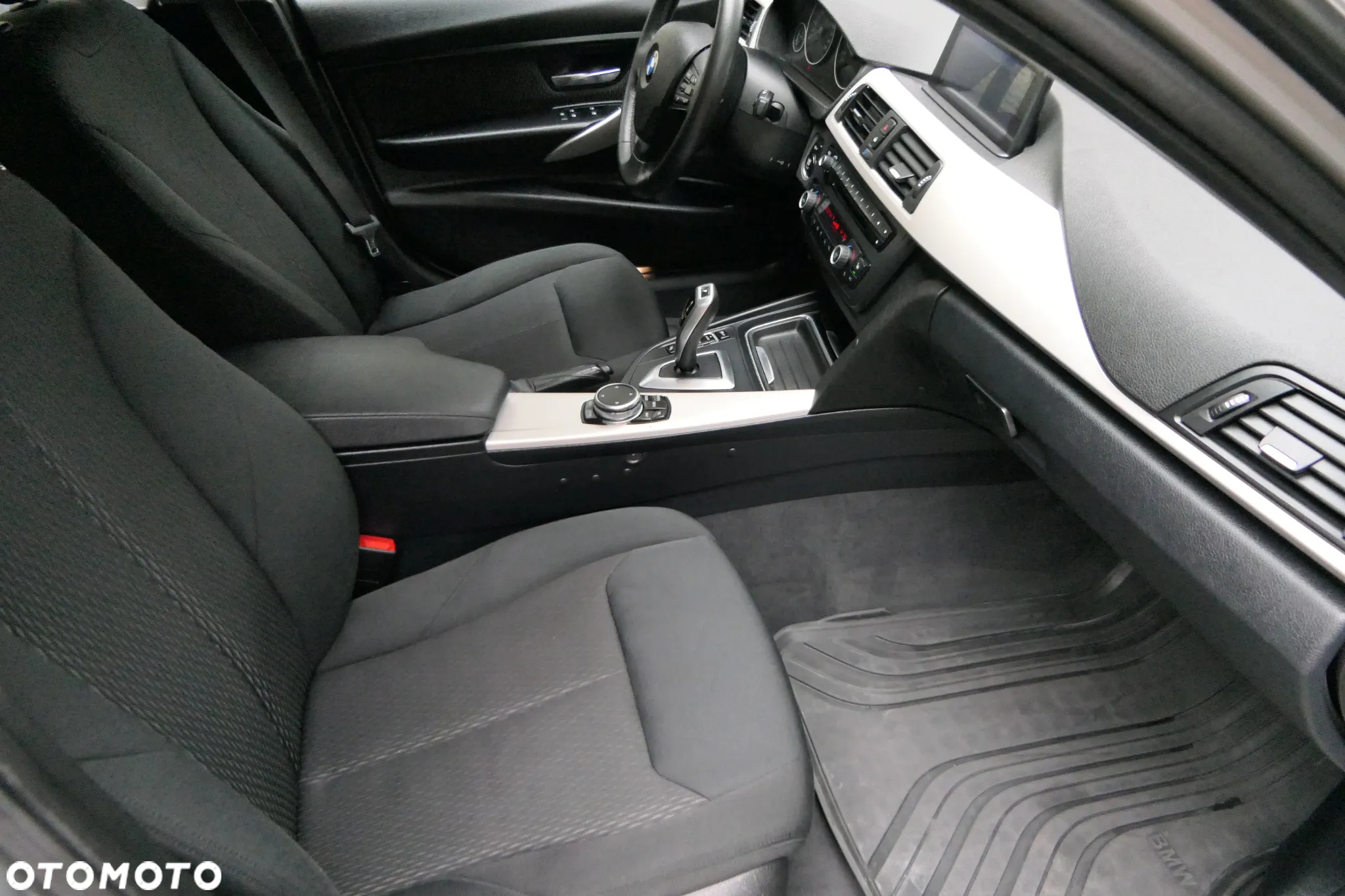 BMW Seria 3 320d Touring xDrive Sport-Aut - 17