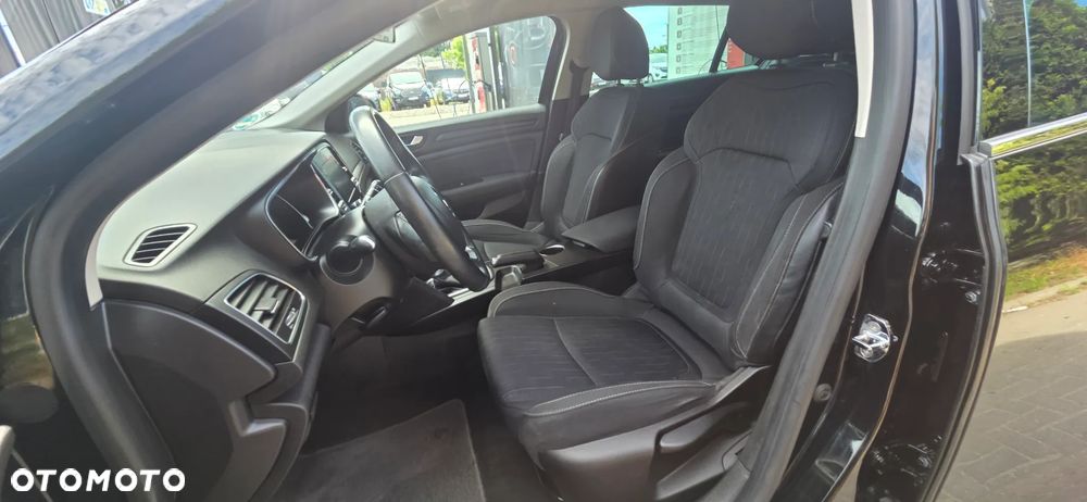 Renault Megane ENERGY TCe 140 EDC LIMITED - 30