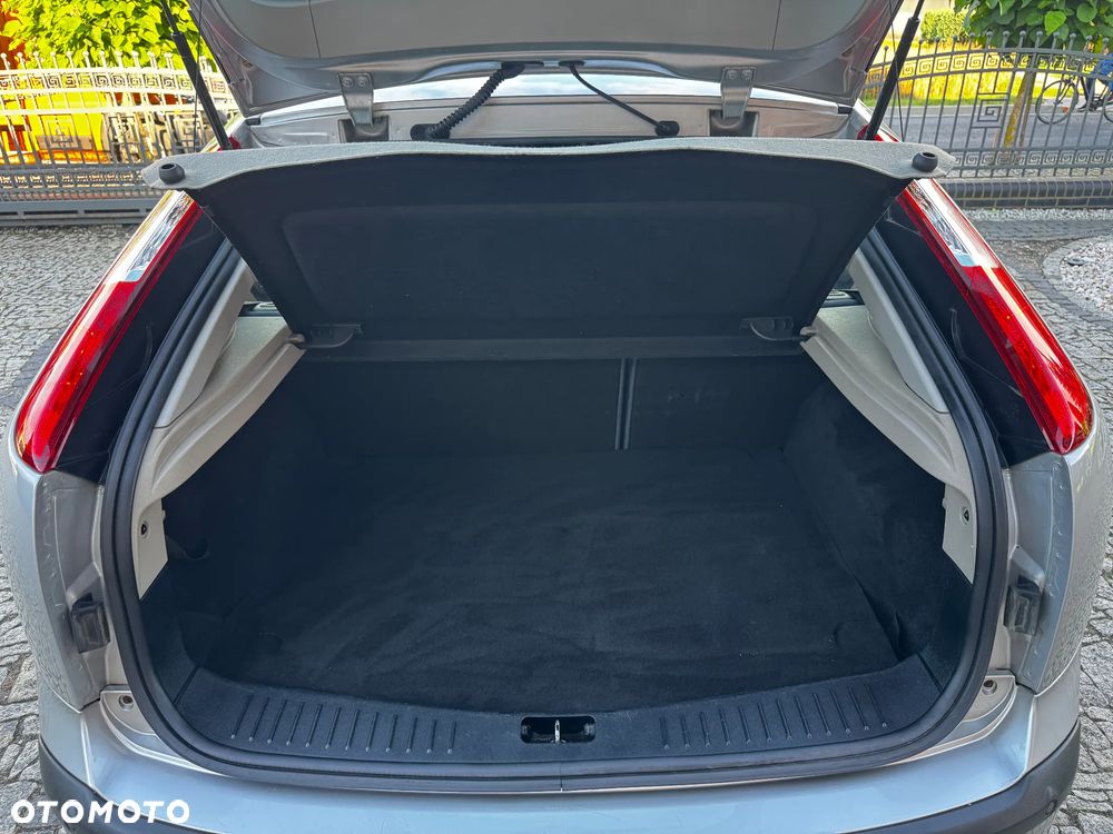 Ford Focus 2.0 16V Sport - 35
