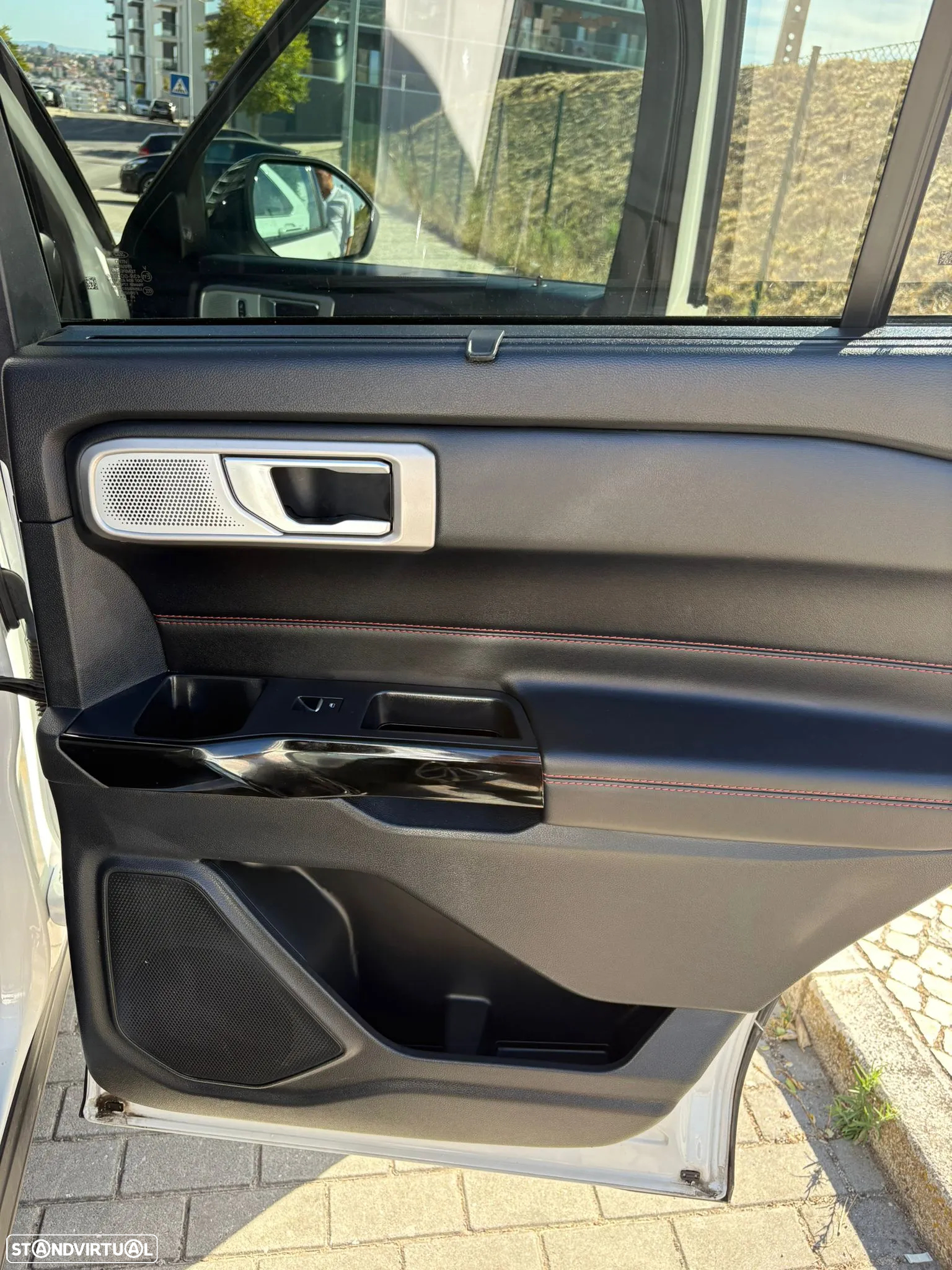 Ford Explorer 3.0 EcoBoost PHEV ST-Line - 12