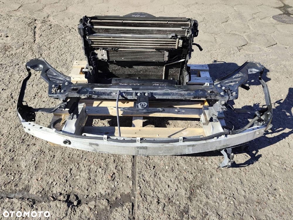 MERCEDES W204 C63 AMG PAS PRZEDNI CHŁODNICE KOMPLET - 1