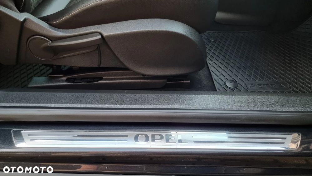 Opel Astra GTC 1.4 Turbo Innovation - 37