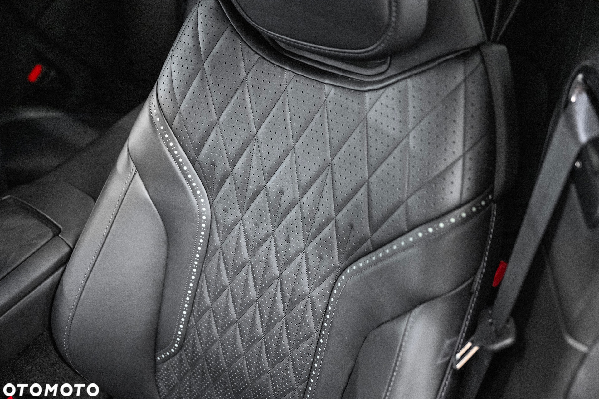Aston Martin Inny - 14