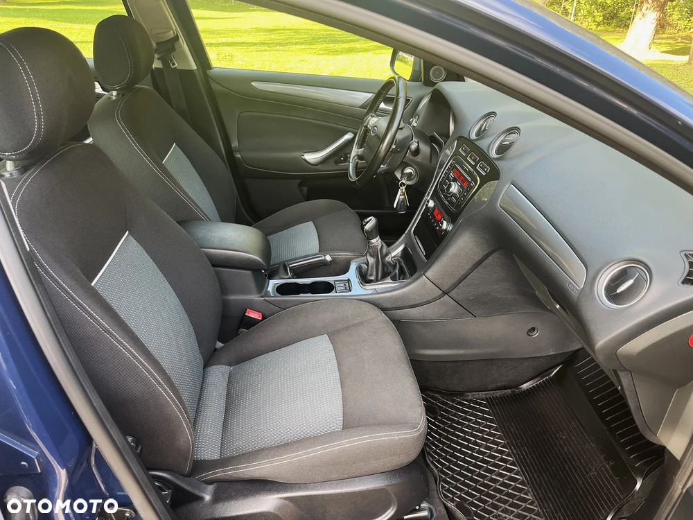 Ford Mondeo 2.0 Gold X Plus - 17