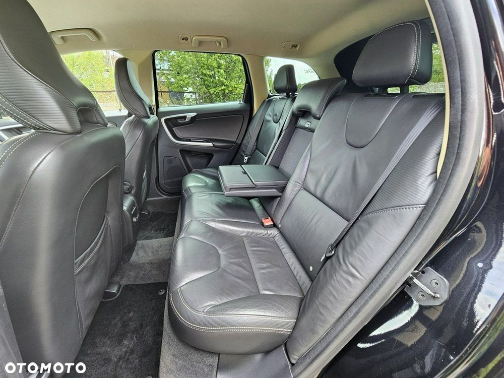 Volvo XC 60 D4 Geartronic RDesign - 29