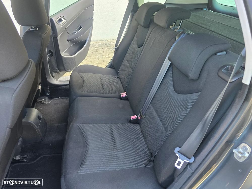 Peugeot 308 SW - 10