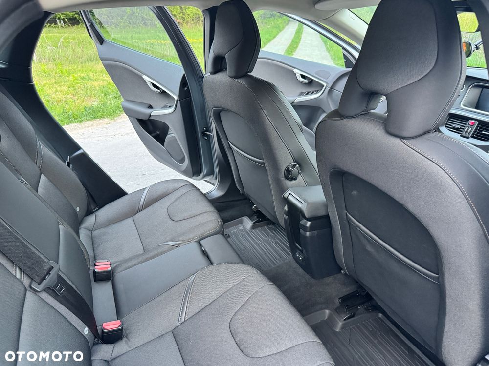 Volvo V40 D3 Momentum - 23