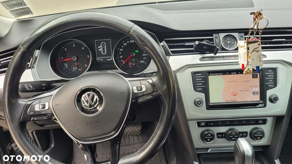 Volkswagen Passat - 10