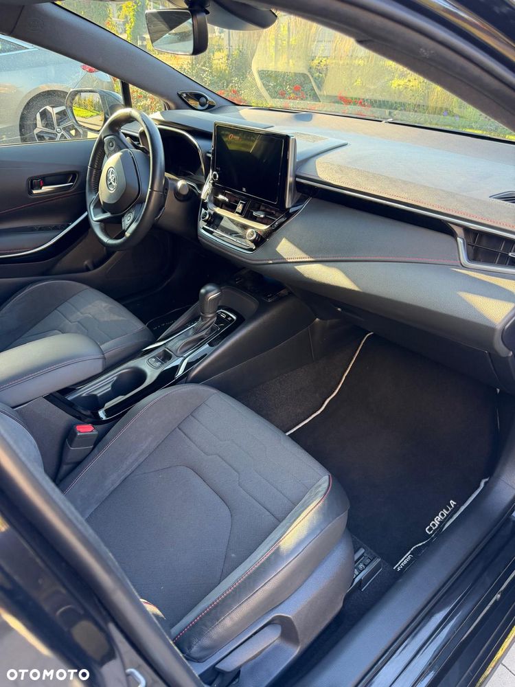 Toyota Corolla 2.0 Hybrid Executive - 19