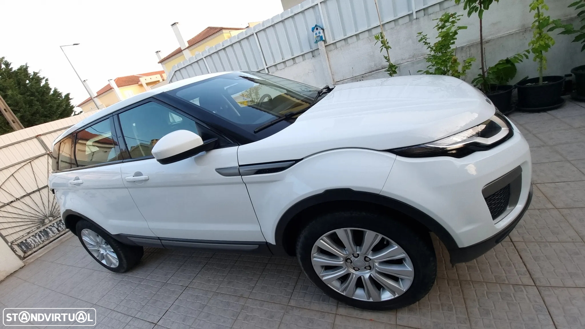 Land Rover Range Rover Evoque 2.0 TD4 Pure - 9