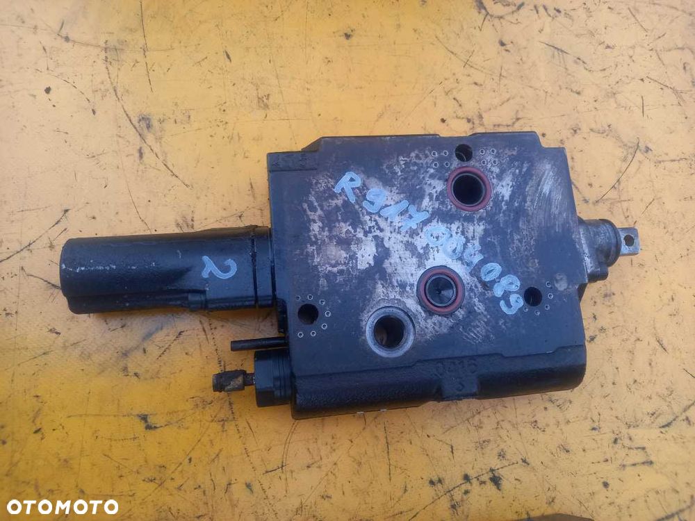 Rozdzielacz sekcja New Holland T7.230 - 4