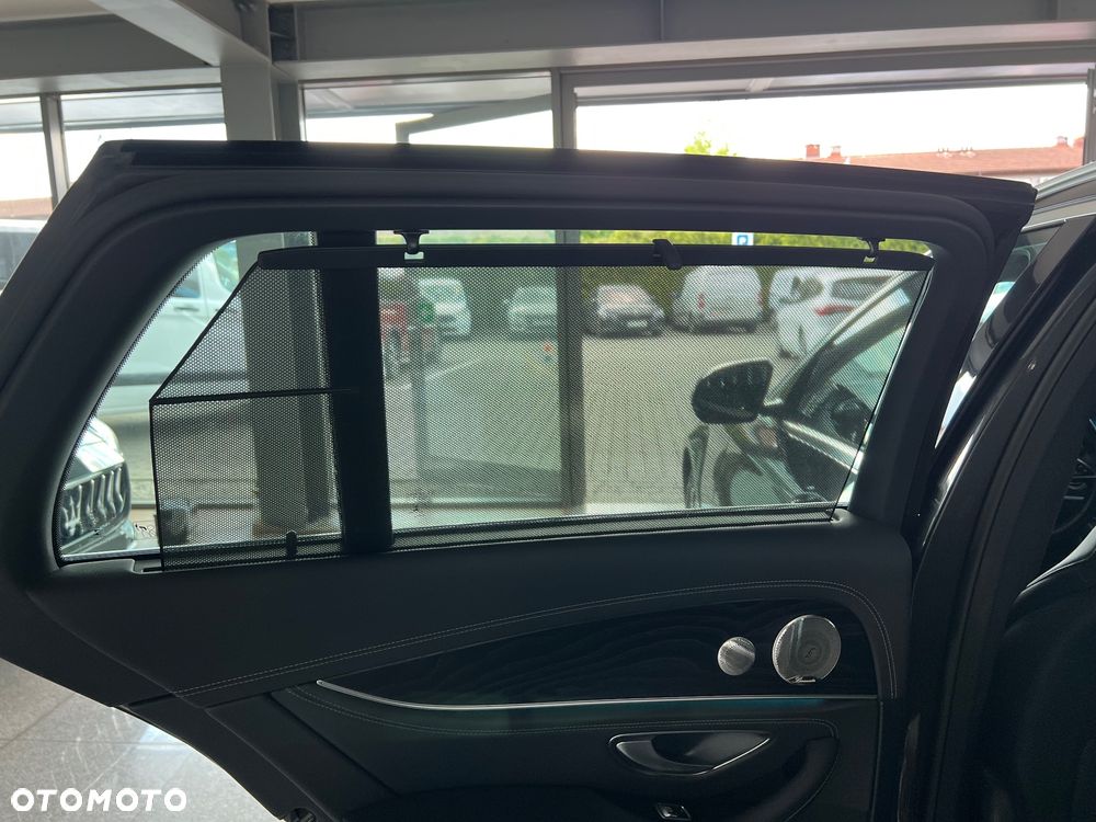 Mercedes-Benz Klasa E 200 Exclusive - 37