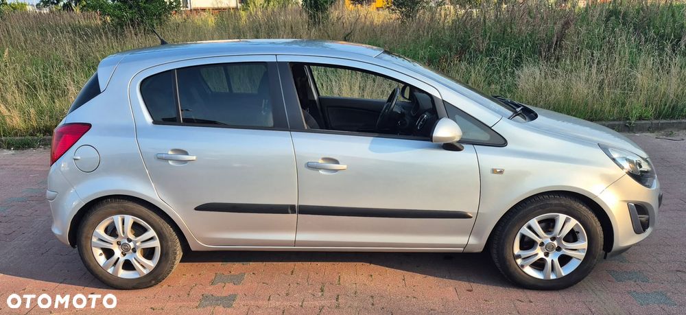 Opel Corsa 1.4 16V Cosmo - 17