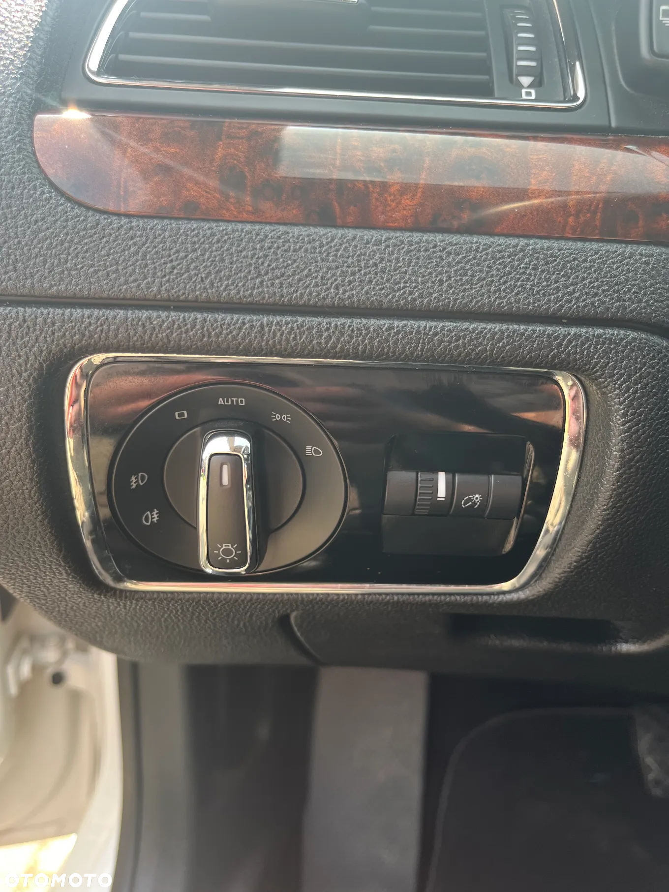Skoda Superb Combi 2.0 TDI PD DSG Ambition - 12