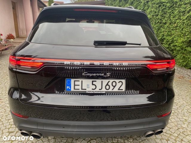 Porsche Cayenne S - 1