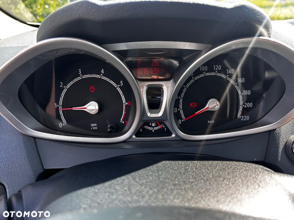 Ford Fiesta 1.4 Autom Titanium - 20