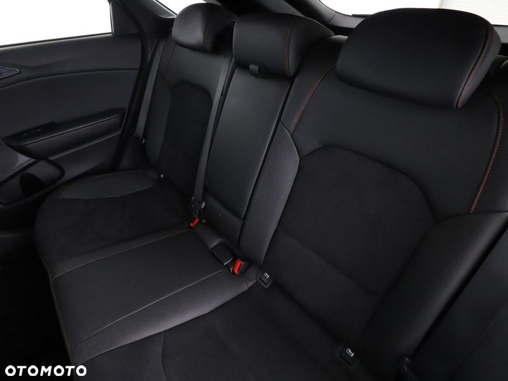 Kia ProCeed 1.6 T-GDI GT DCT - 17