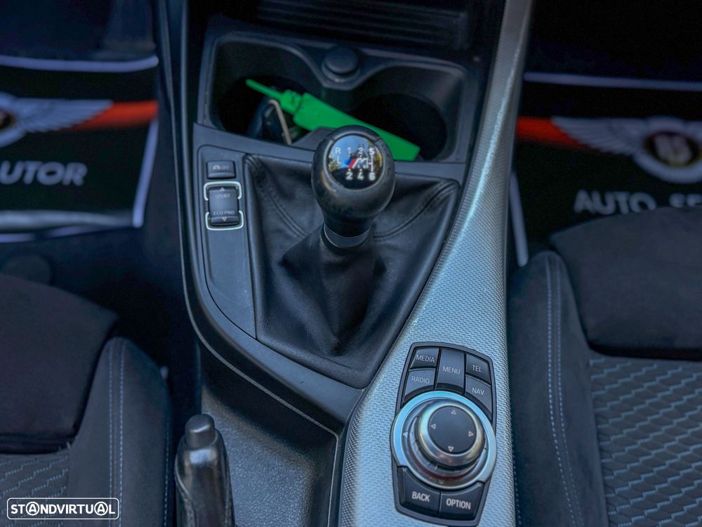 BMW 118 d Pack M - 16