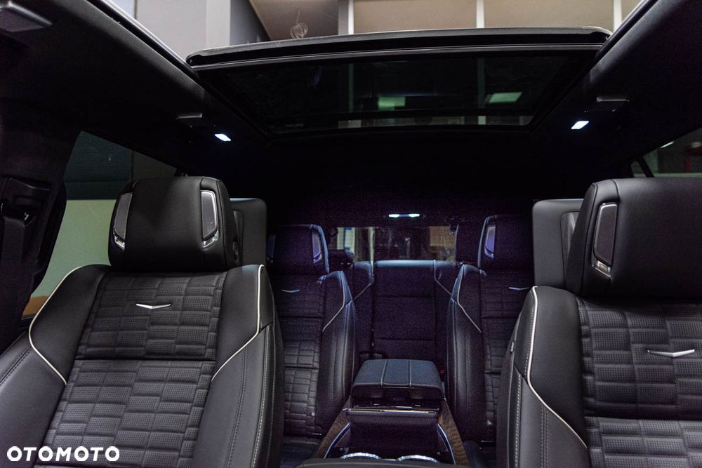 Cadillac Escalade - 31