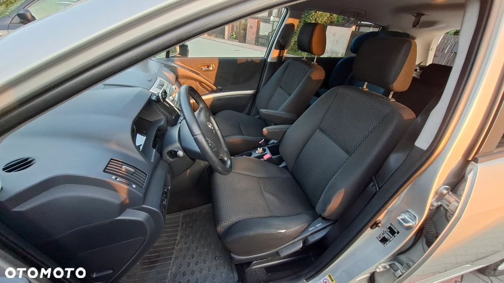 Toyota Corolla Verso 1.8 Sol - 17