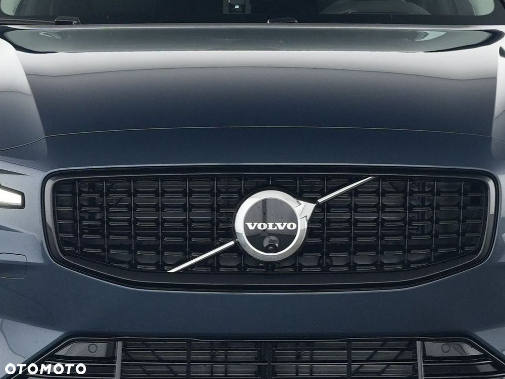 Volvo V60 B4 B DKG Plus Dark - 4
