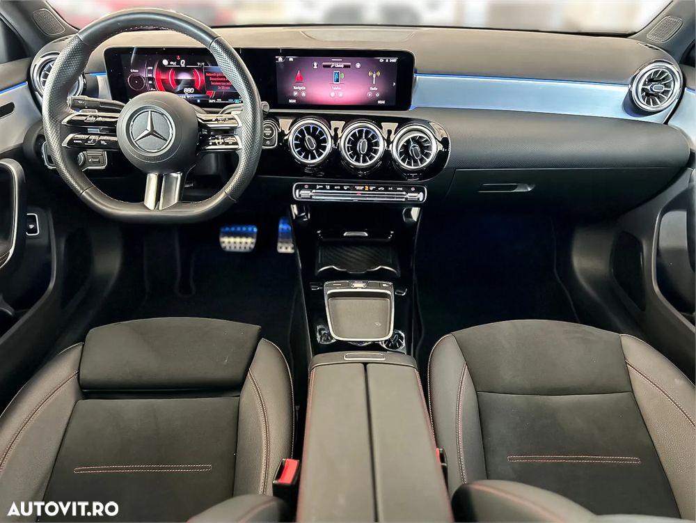 Mercedes-Benz A 200 7G-DCT AMG Line - 12