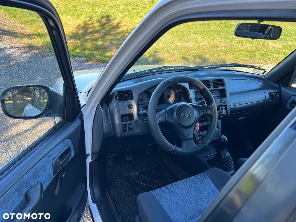 Toyota RAV4 2.0 - 18