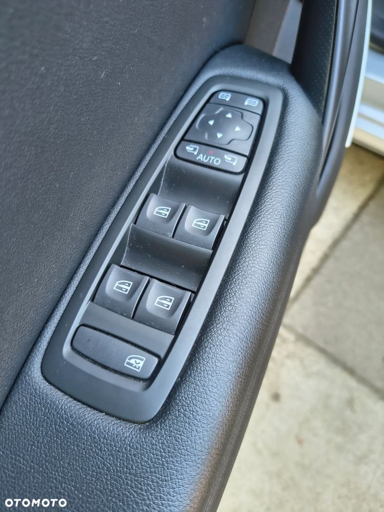 Renault Megane 1.5 Blue dCi Intens - 32