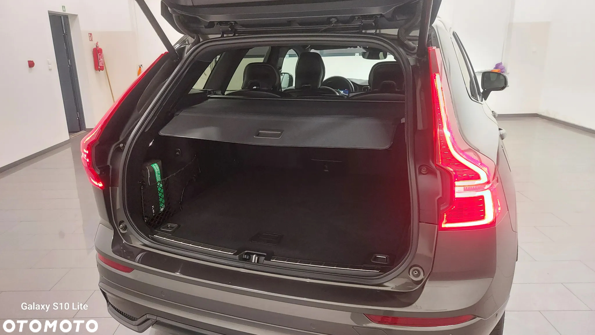 Volvo XC 60 B4 D Plus Dark - 9