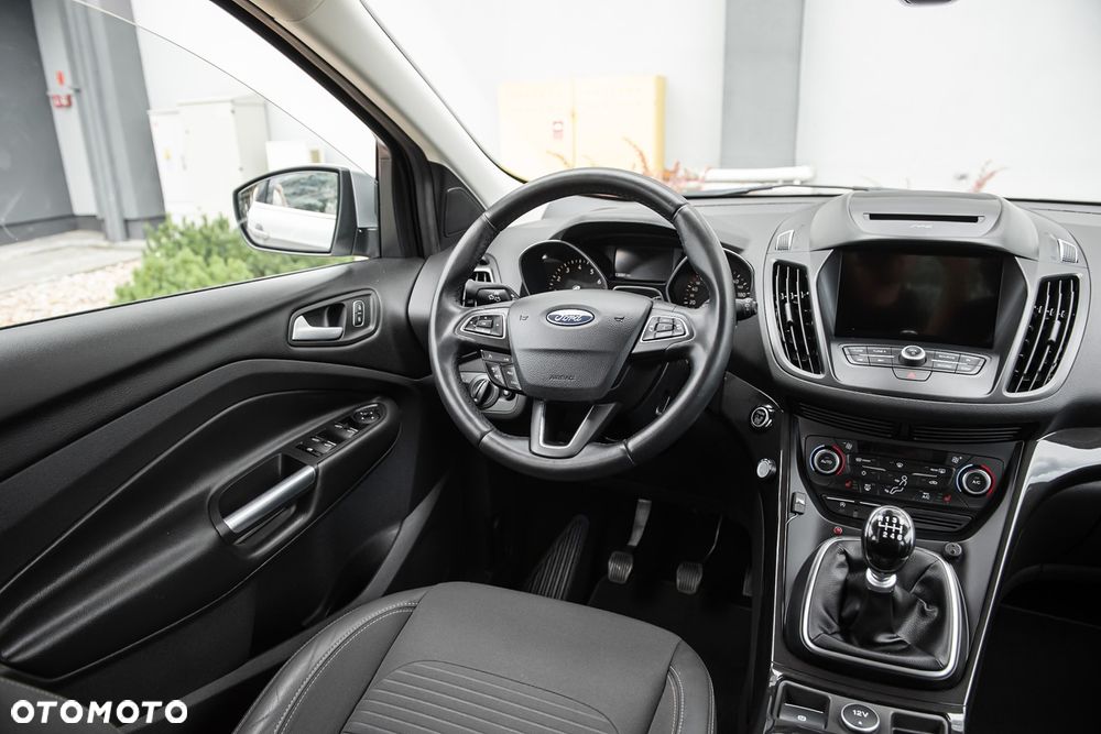 Ford Kuga - 25