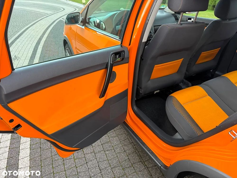 Volkswagen Polo 1.2 Cross Urban White - 27