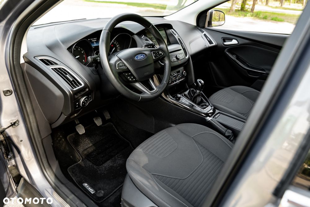 Ford Focus 1.0 EcoBoost Trend - 17