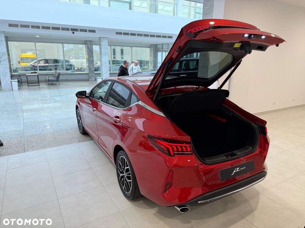 JAC J7 Plus CVT - 23