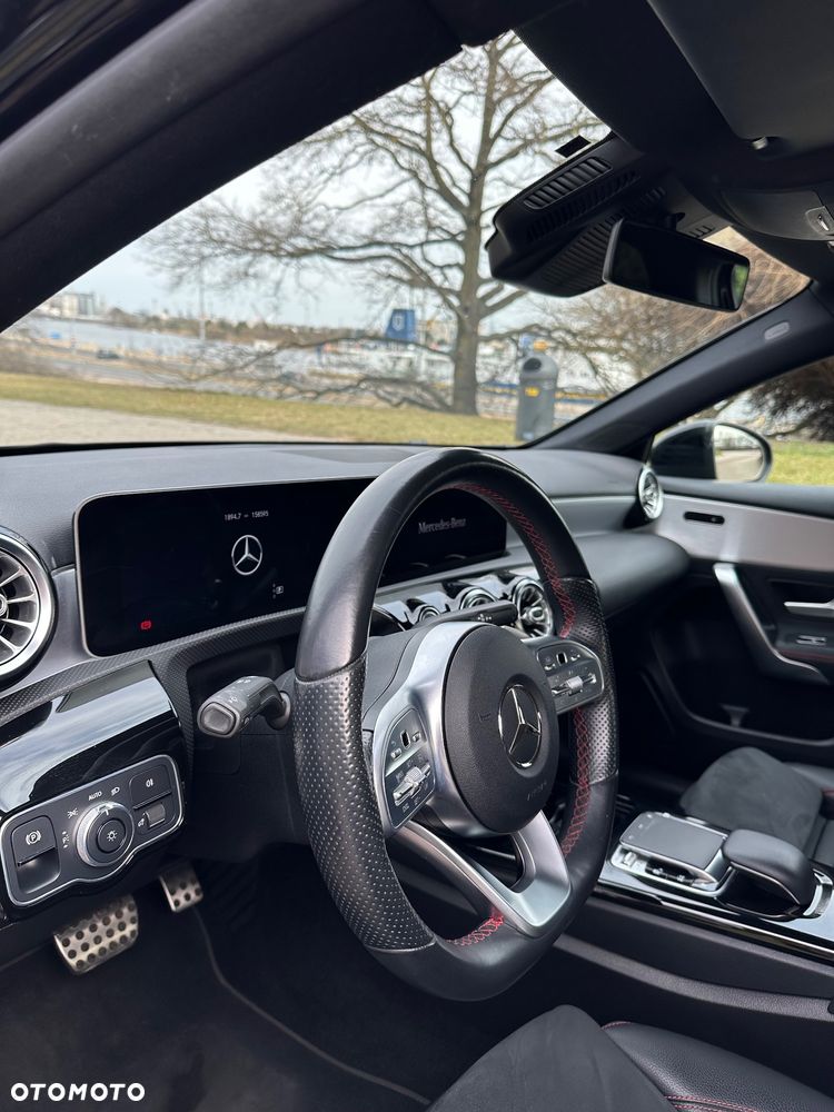 Mercedes-Benz Klasa A 180 7G-DCT Lim AMG Line Advanced Plus - 17