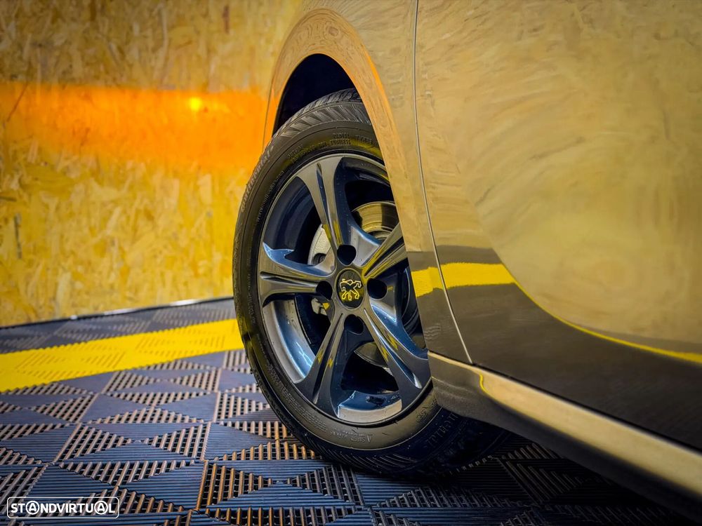 Peugeot 208 1.6 e-HDi SE Style - 8