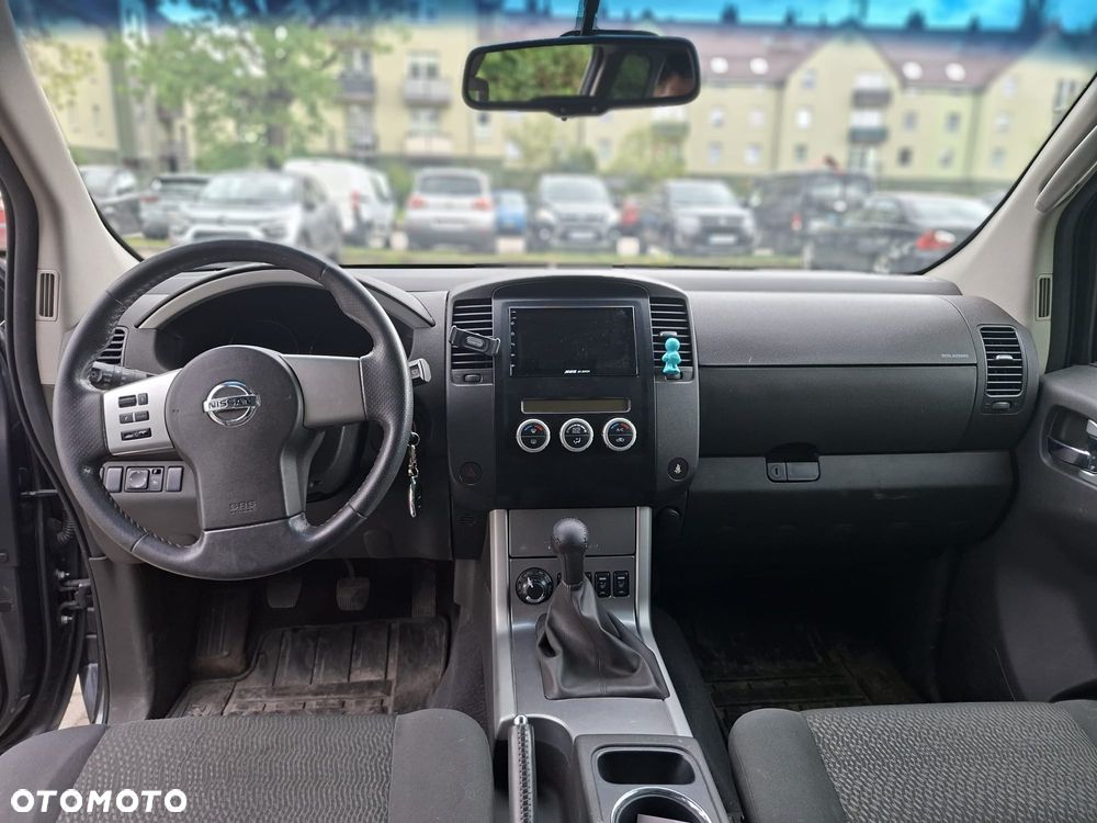 Nissan Pathfinder 2.5 D SE - 7