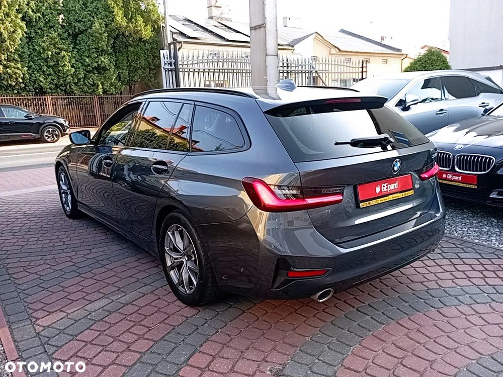 BMW Seria 3 318i - 6