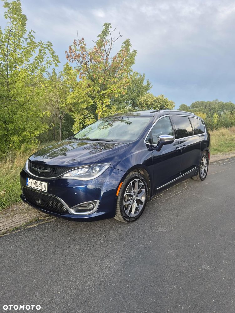 Chrysler Pacifica - 3