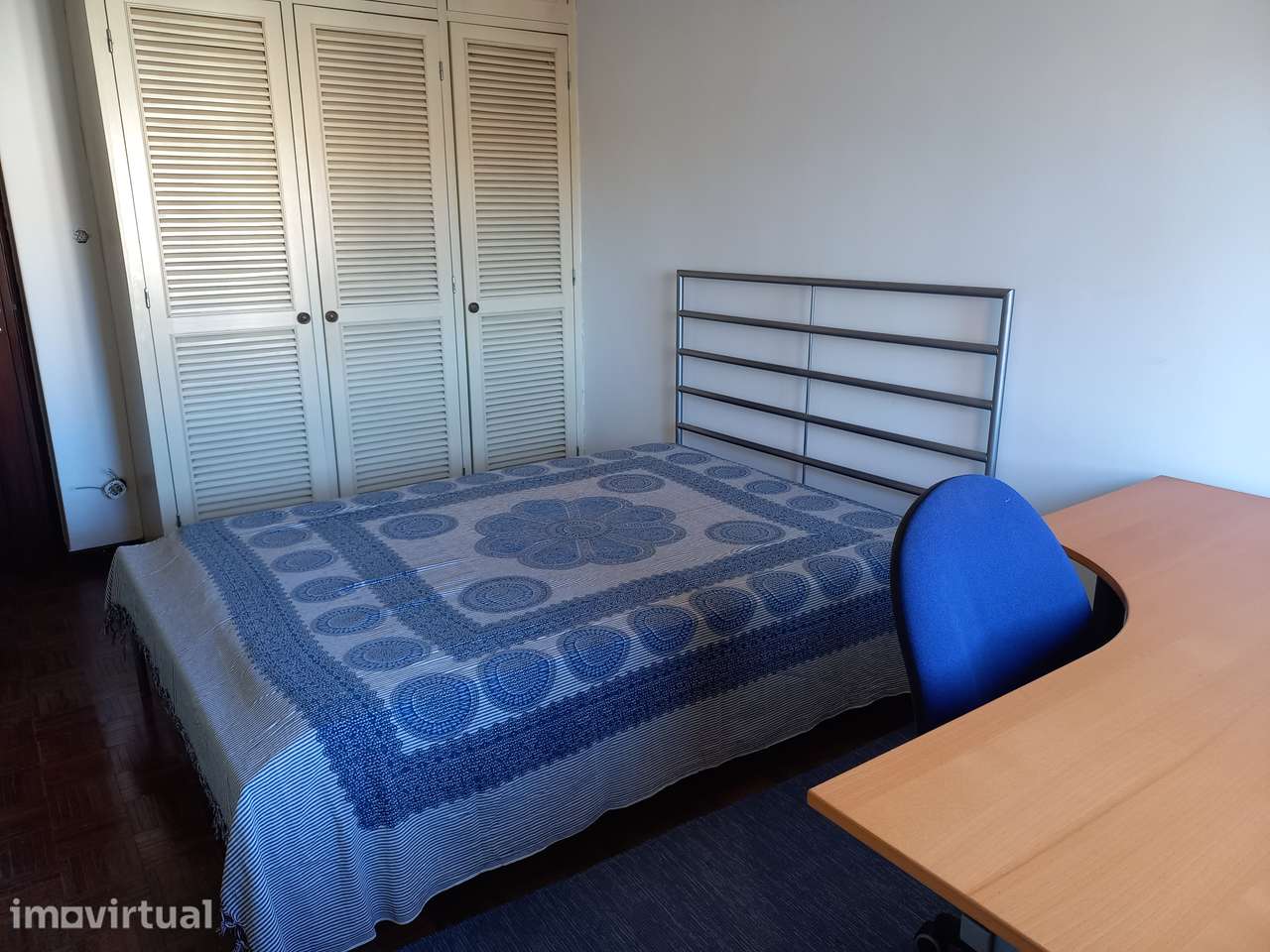Quarto para estudante ensino superior casa partilhada com 2 estudantes - Grande imagem: 2/4